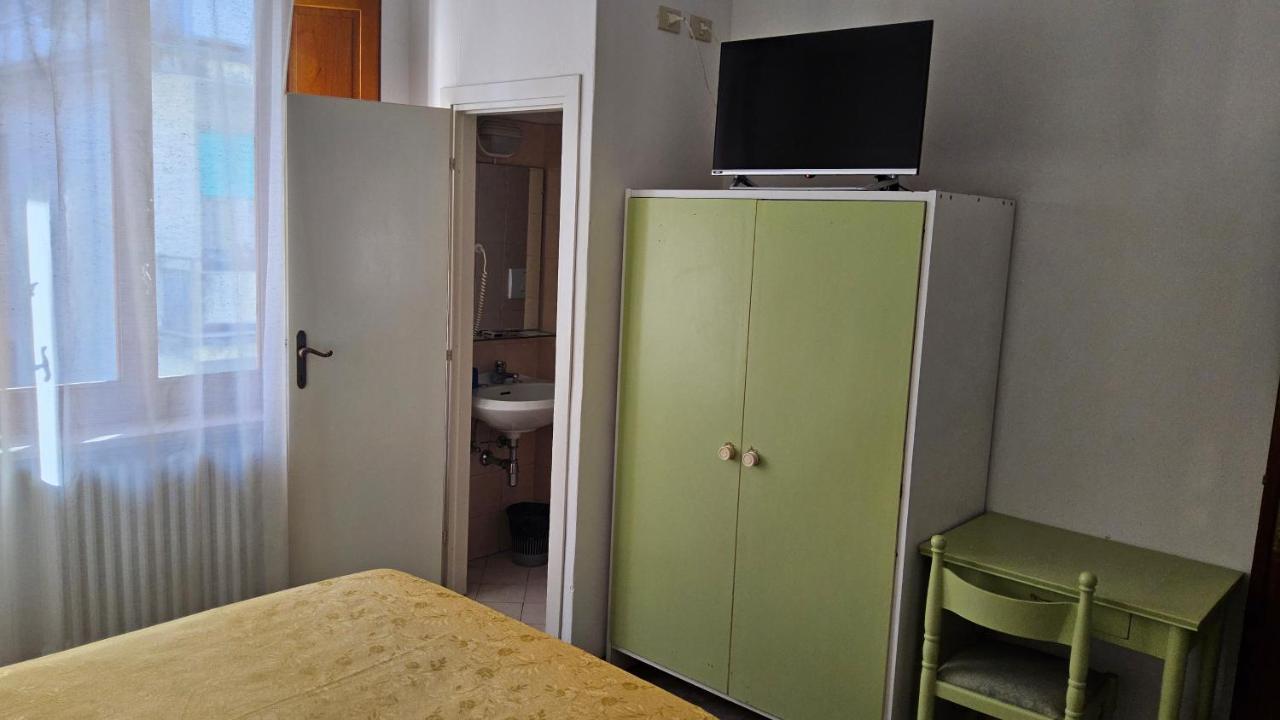Verena Dependance Savoia & Campana Montecatini Terme Bagian luar foto