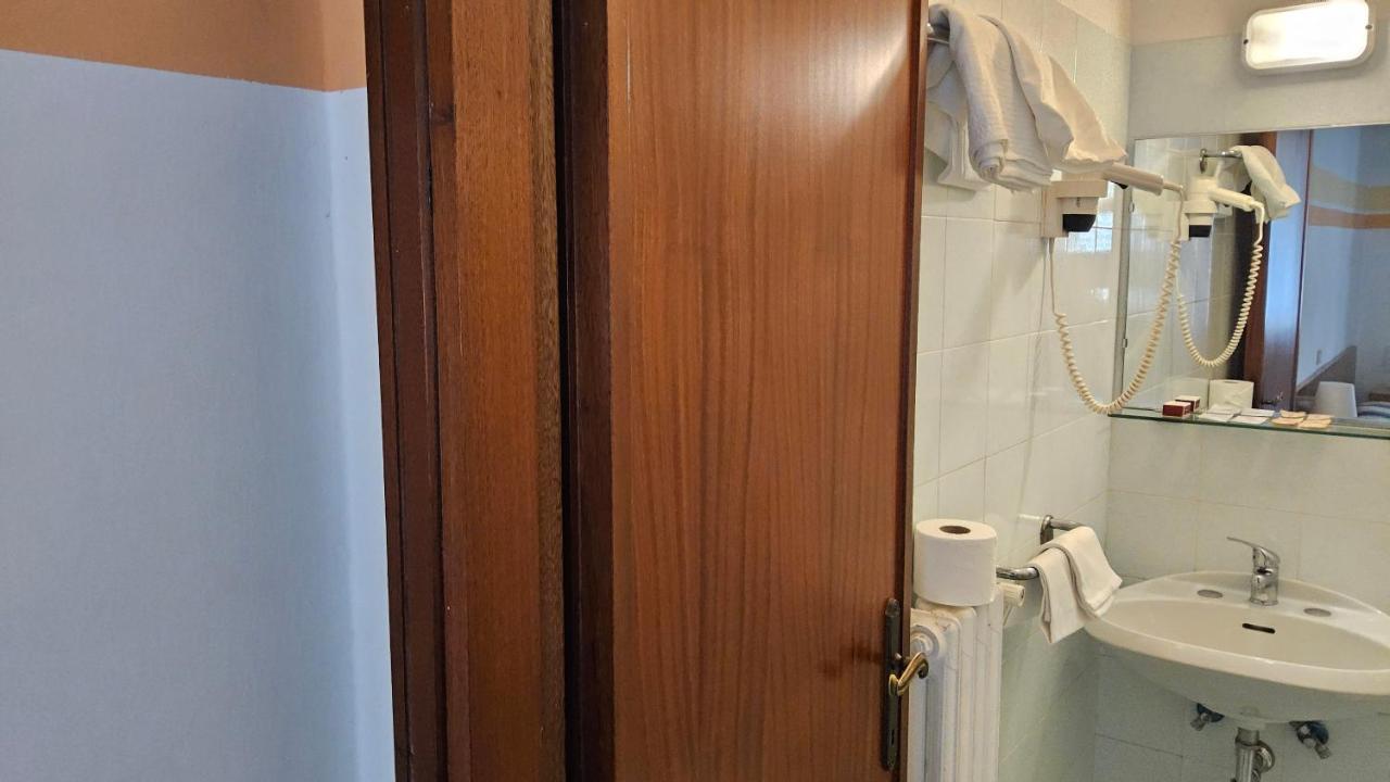 Verena Dependance Savoia & Campana Montecatini Terme Bagian luar foto