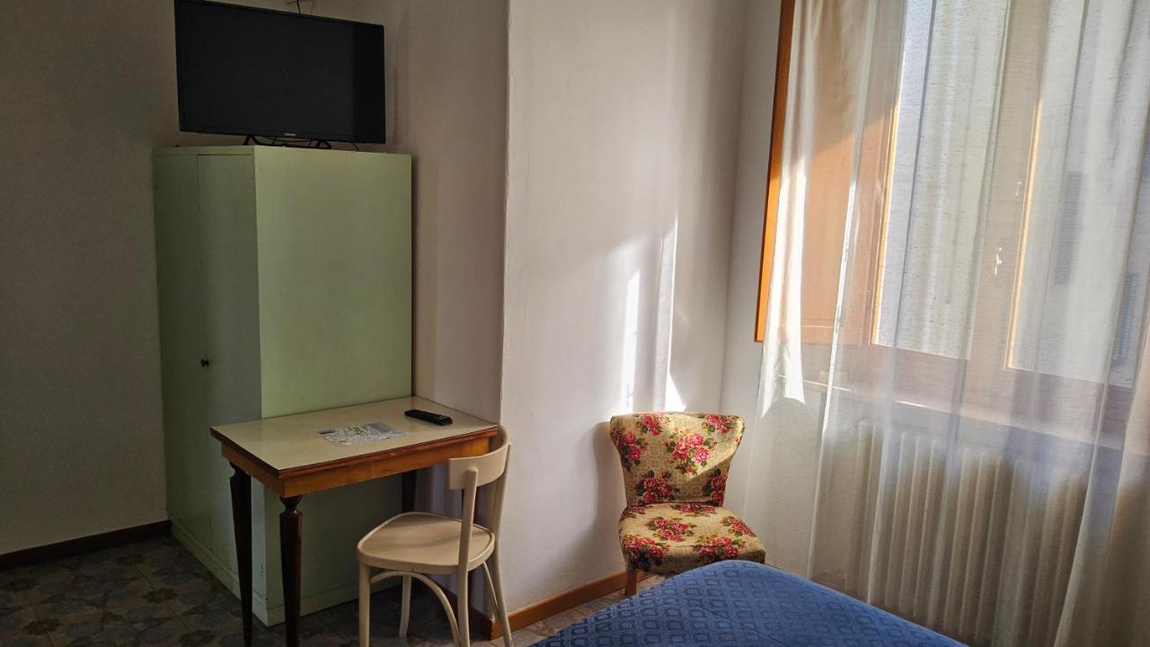 Verena Dependance Savoia & Campana Montecatini Terme Bagian luar foto