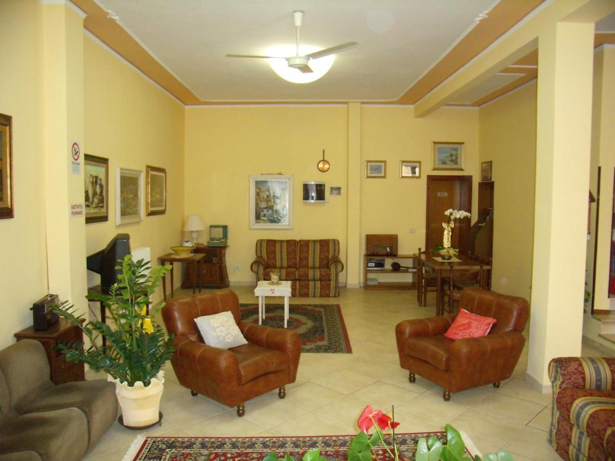 Verena Dependance Savoia & Campana Montecatini Terme Bagian luar foto